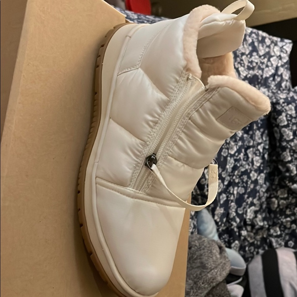 Ugg lakesider zip puff